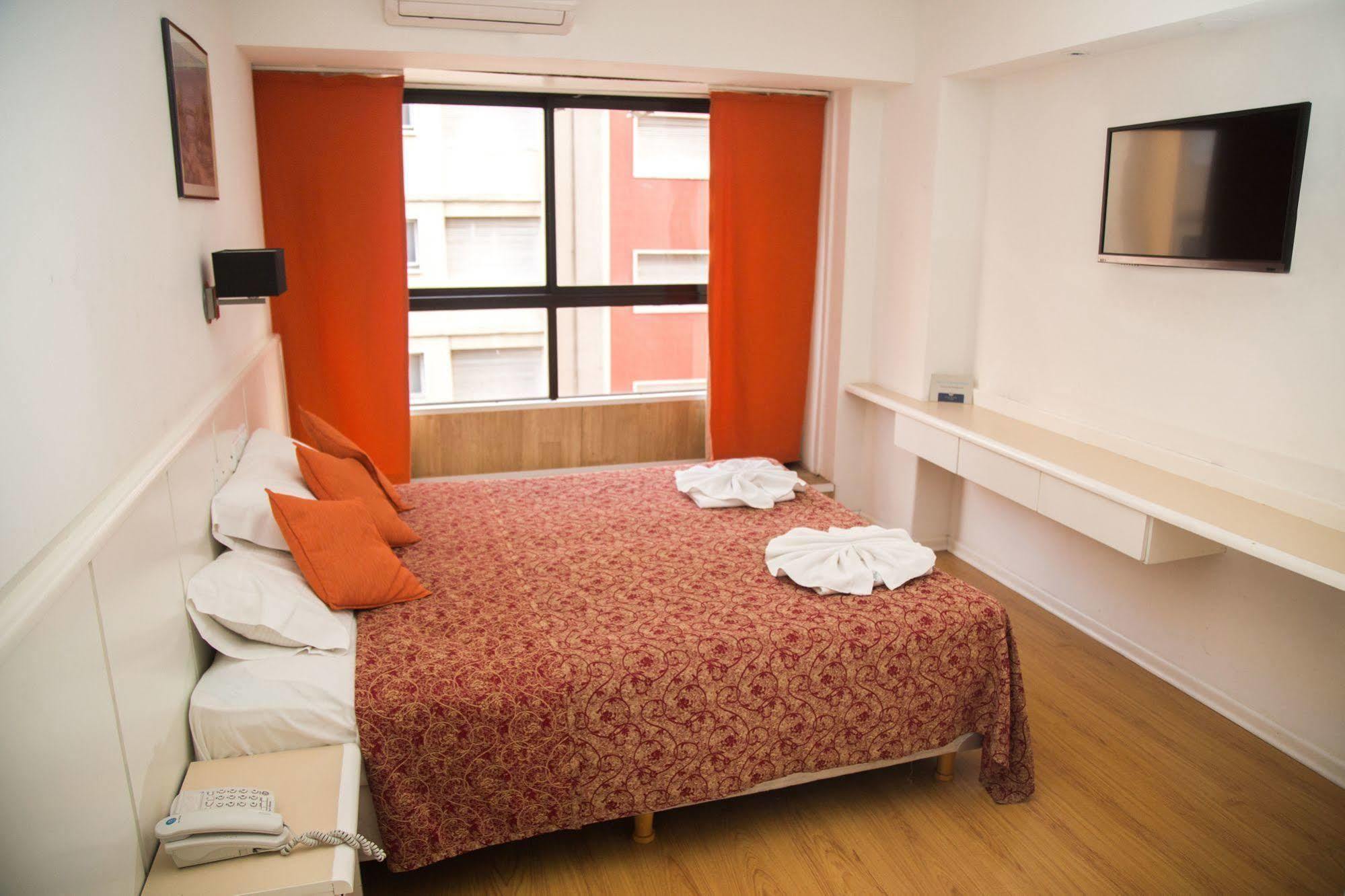 Dion Hotel 3*